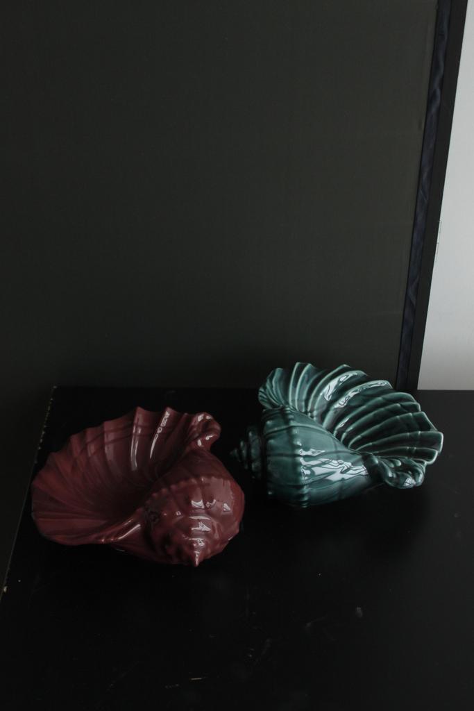 Porcelain Shell Sculpture "Sea Figure, Freeze!"