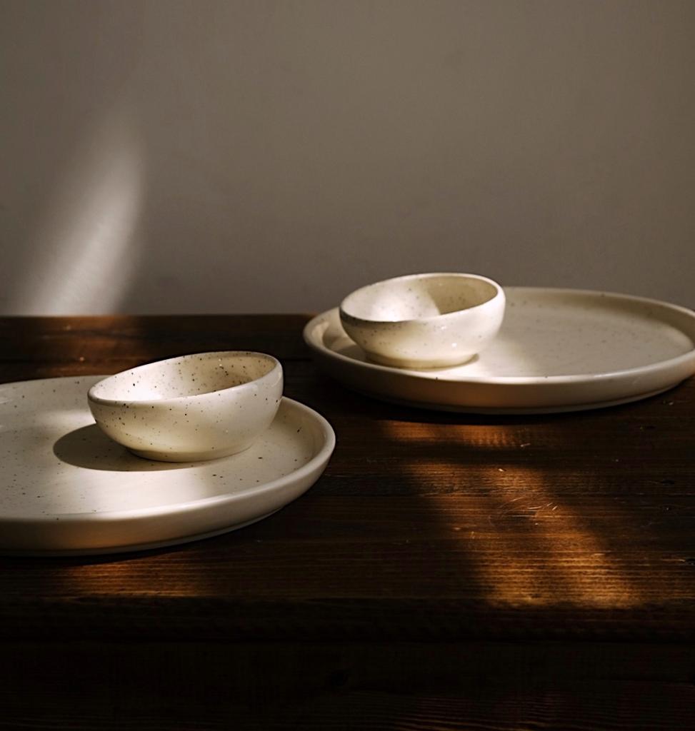 "Quinta" Sauce Boat with Slanted Rim